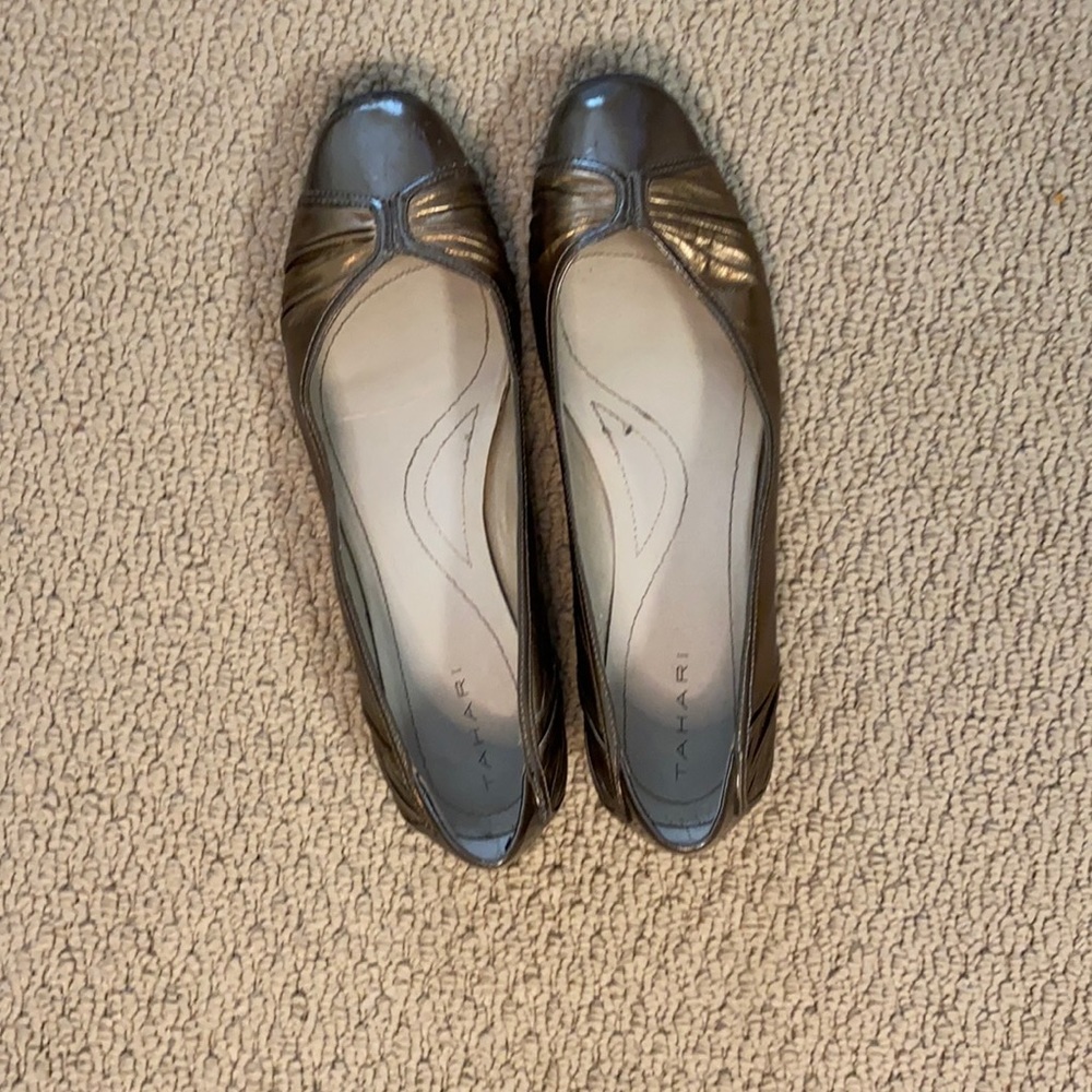 Bronze Size 9 Tahari Flats
